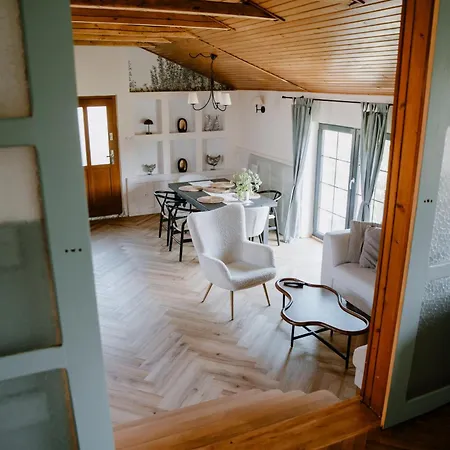 U Marleny アパート *